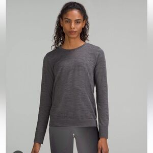 Lululemon Women’s “Swiftly Relaxed” Long Sleeve (Size 4)